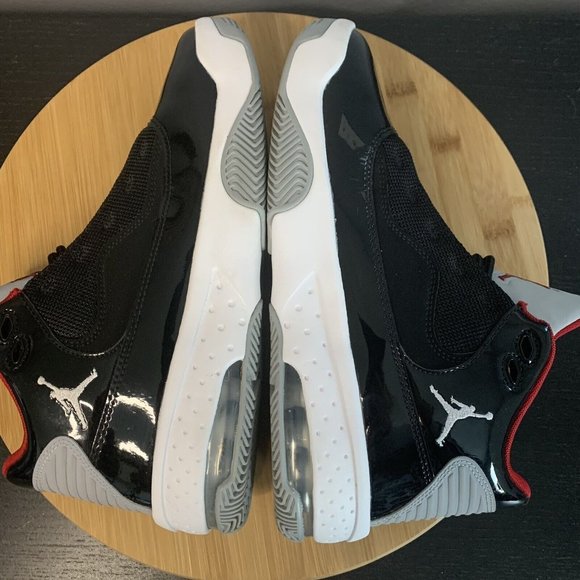 Nike Air Jordan Max Aura 2 Black/Red Youth Sneakers Shoes CN8094-006 Size 6Y EUC - Picture 6 of 9